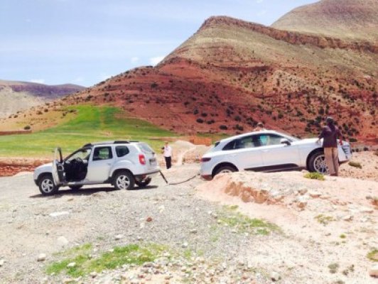 Noul Porsche Macan, tractat de Dacia Duster